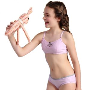 Giải đáp: Con gái bao nhiêu tuổi thì mặc quần lót?